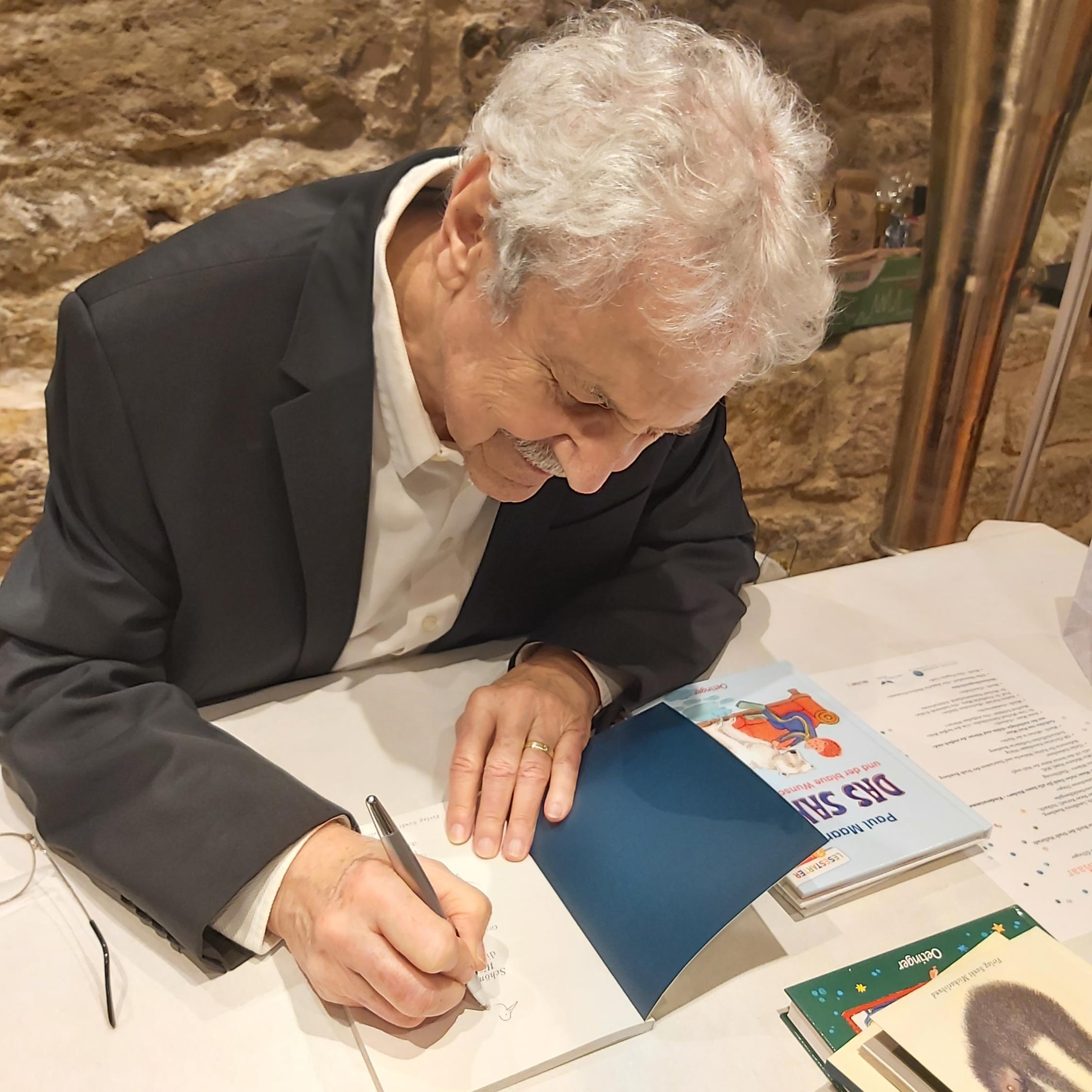 221221_Paul Maar Empfang_Signierung